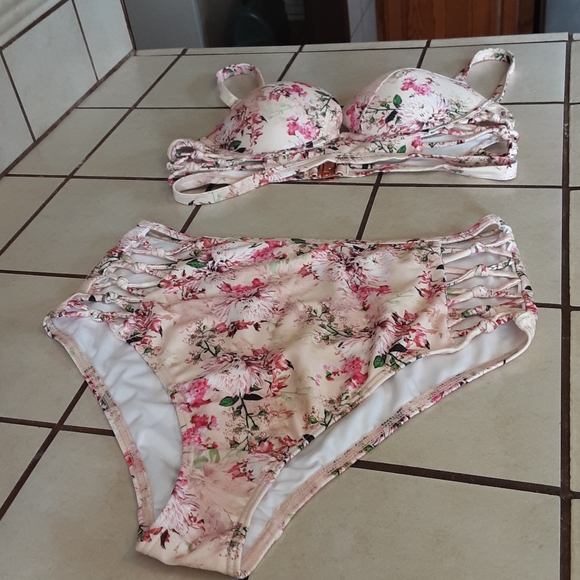 Floral SWEATER TWO PIECE SIZE LX - Picture 2 of 8